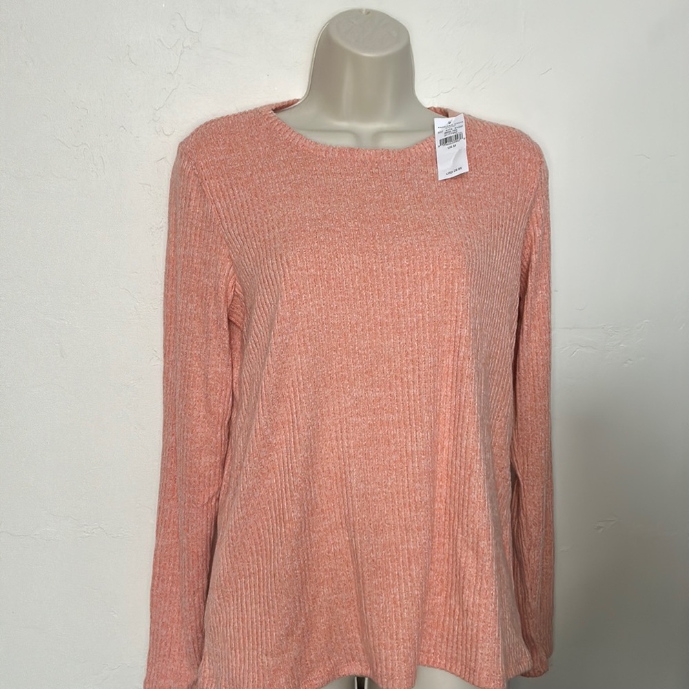 Women’s American Eagle super soft sweater- Medium